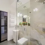 Apartment Lumina Loft Tymienieckiego With A View Of The